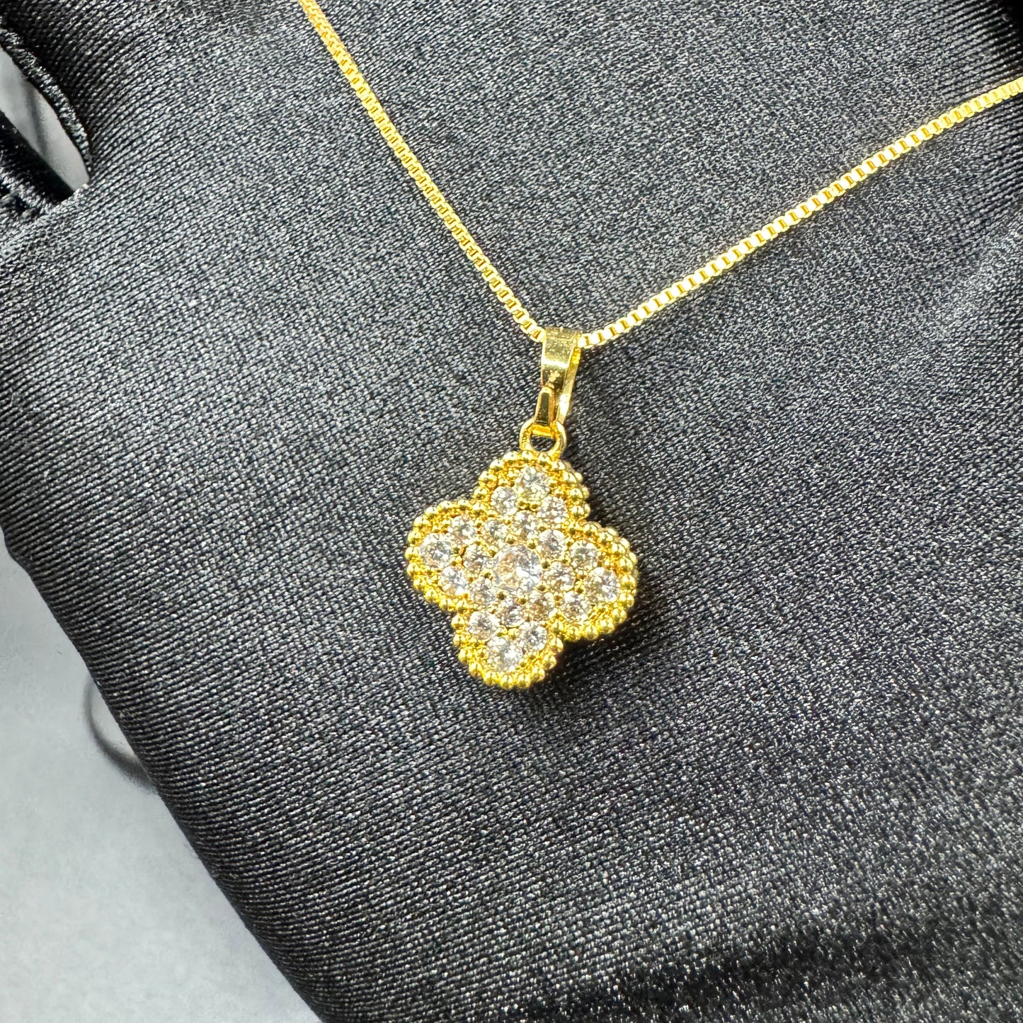 4 Leaf Clover Pendant Necklace for Good Fortune, Prosperity, Love & Protection