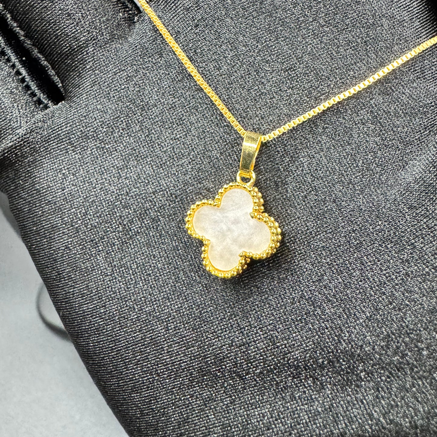 4 Leaf Clover Pendant Necklace for Good Fortune, Prosperity, Love & Protection